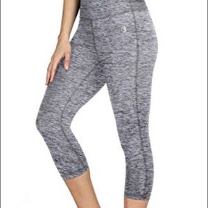 ✨SOLD✨ Heathered Grey Athletic Leggings Cropped